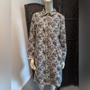 Lands End black and white floral trench coat M10-12